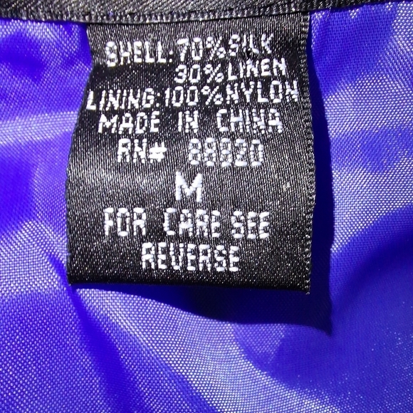 An Anne Carson silk/ Linen blend blue Wrap Top in a size medium. EUC - Picture 4 of 5